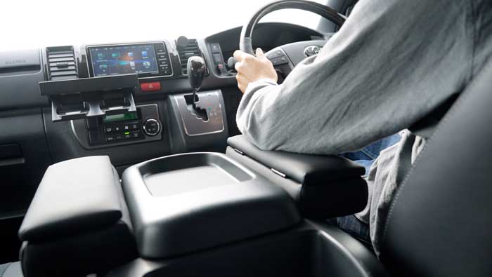 ハイエース アームレスト 肘置き