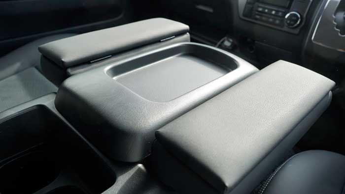 ハイエース アームレスト 種類