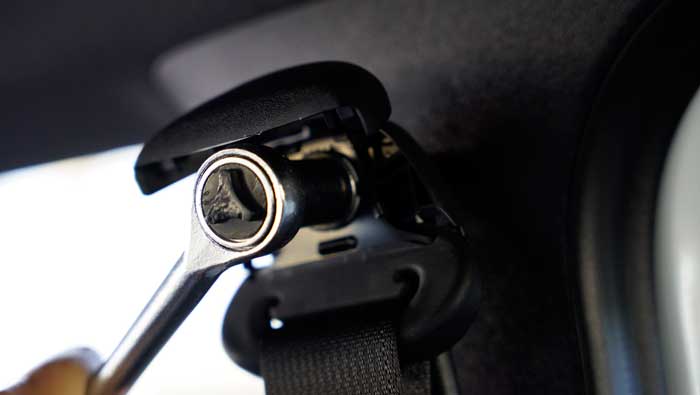 ハイエース　サイドバー　取付方法④